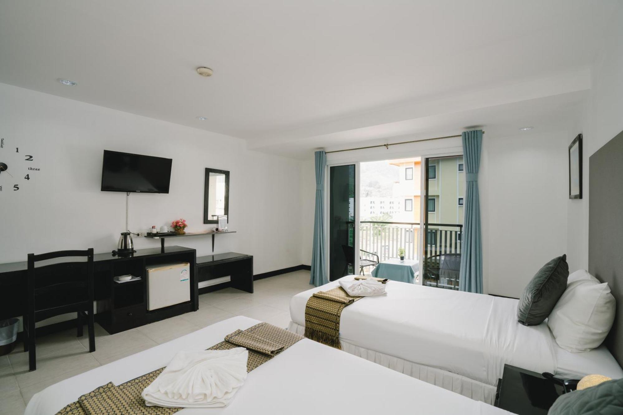 Noble House Patong Otel Dış mekan fotoğraf