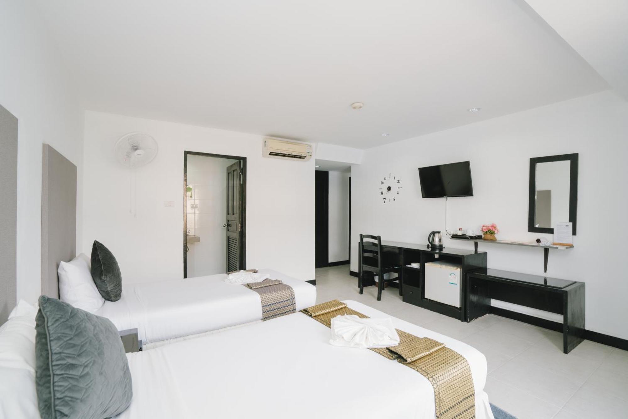 Noble House Patong Otel Dış mekan fotoğraf