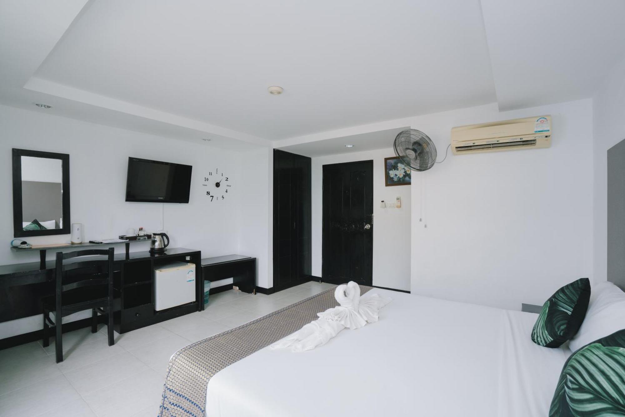 Noble House Patong Otel Dış mekan fotoğraf